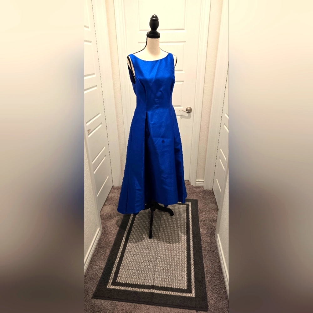 Adriana Pappel. satin polyester blue dress